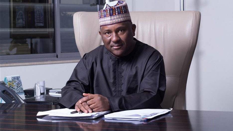 Nigerian Billionaire, Abdul Samad Rabiu has gifted 510 employees $20.7 million for their commitment.

Five staff members received $690,000 each.

He is the CEO of BUA Group, one of Africa's largest industrial conglomerates.