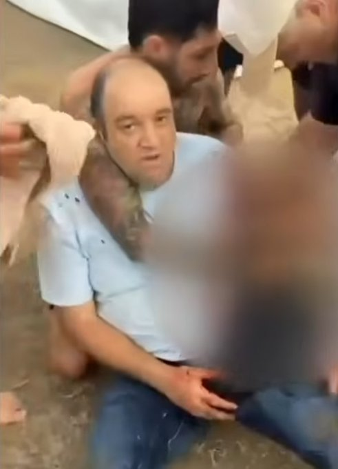 ImtiazMadmood's tweet image. Ahmed El Ahmad disarmed one of the Islamist terrorists at Bondi Beach, risking his own life while tackling the terrorist from behind.  He was shot in the shoulder and arm by the other terrorist moments later but survived.  A true hero!