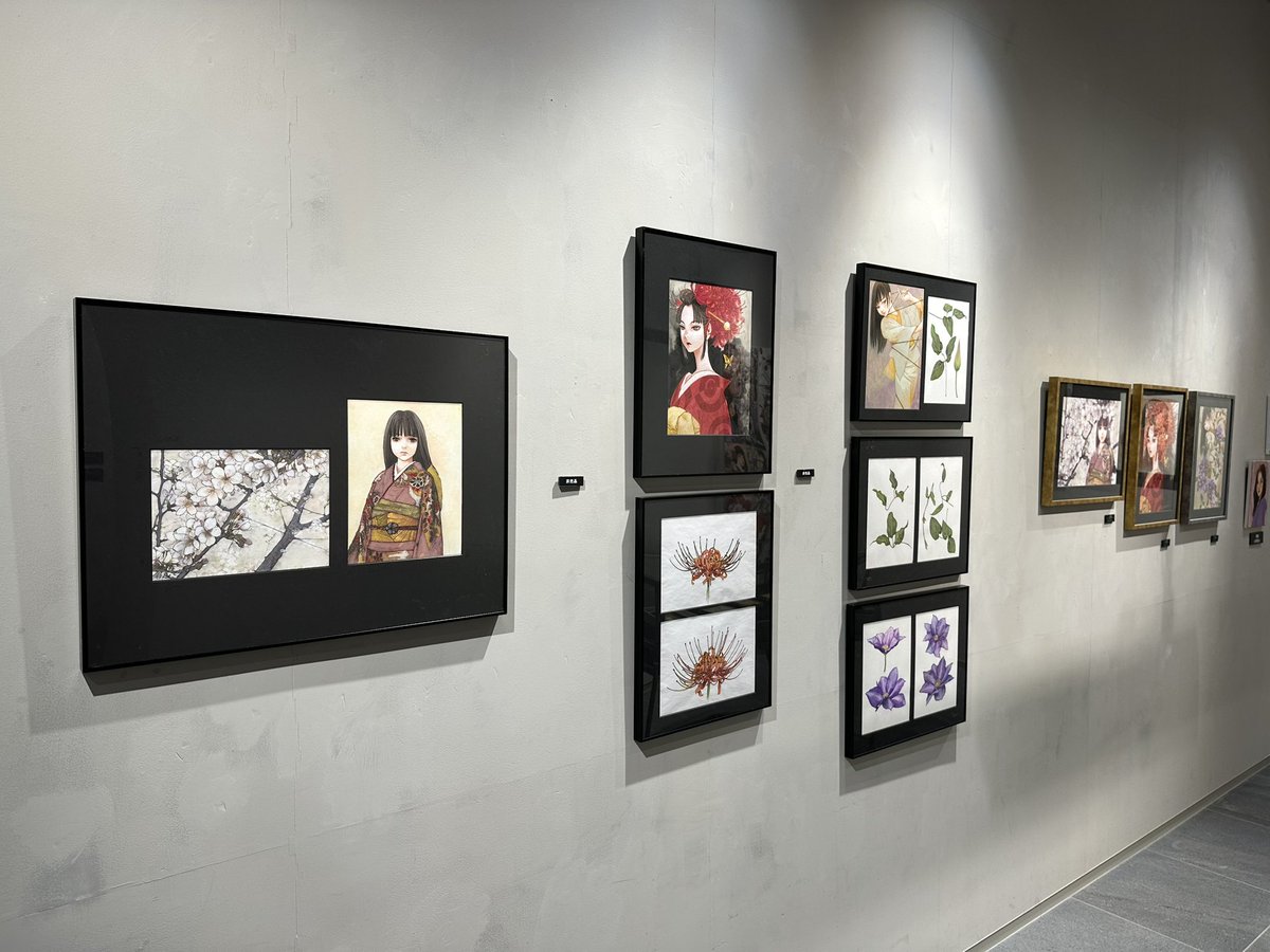 Quze_Yoshikage's tweet photo. 【冬目ケイ画集『花風姿』先行販売会】
AND
【DS caiman感謝祭『Thanks! GIFT』】
にお邪魔して来ました
グッドタイミングでありがとうございました😊
#冬目景 #冬目ケイ #anotherK https://t.co/CFYKxLOyxP