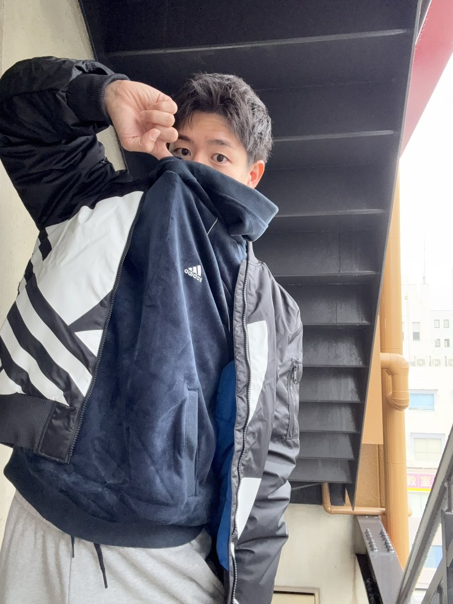 zinzin_dramatic's tweet image. 全身アディダス人間
確認したらパンツまでadidasだった
スポーツブランド好きやねん