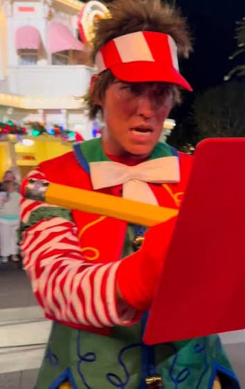 Was Tally the Elf not a thing this year? #Disney #DisneyWorld #tallytheelf