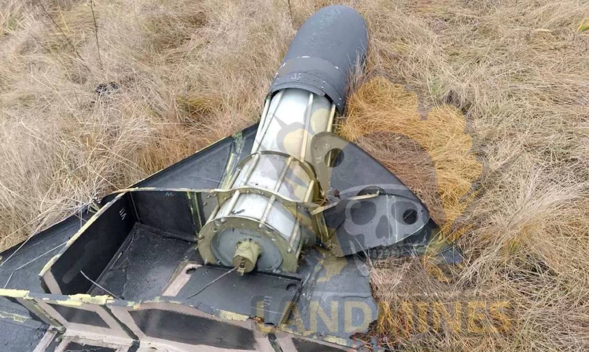 clashreport's tweet image. Russia has reportedly started installing dual 100-kilogram warheads on Shahed drones.

Source: Flash