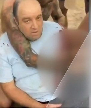 Fight4Truth134's tweet image. What a hero.
Ahmed al ahmed, a muslim shopowner who passed by the scene is the man who managed to disarm one of the terrorists.  
He sustained gunshot wounds and is now undergoing surgery.  

Refuah shlema 🙏