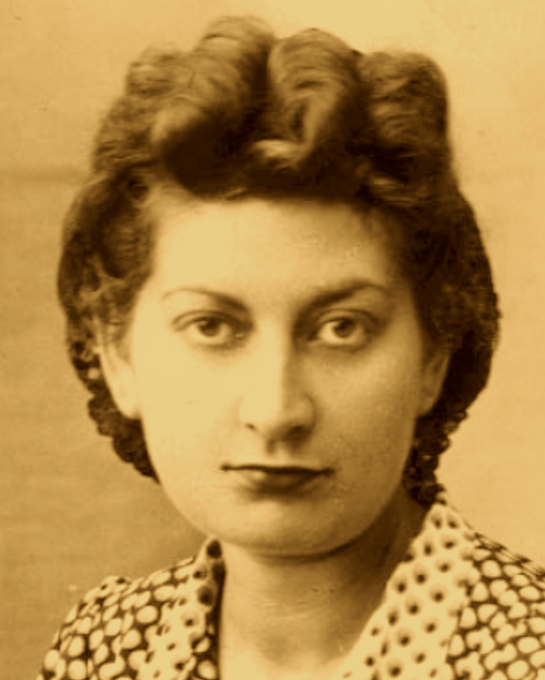 Mars 1946. Une institutrice refuse la croix de guerre. Motif : d'autres la méritent plus qu'elle... Engagée à 20 ans. Arrêtée,elle voit son père partir au peloton d'exécution. Déportée, elle ose saboter l'atelier où elle est forcée de travailler. "Plus qu'elle" ? Jeanne Bouteille