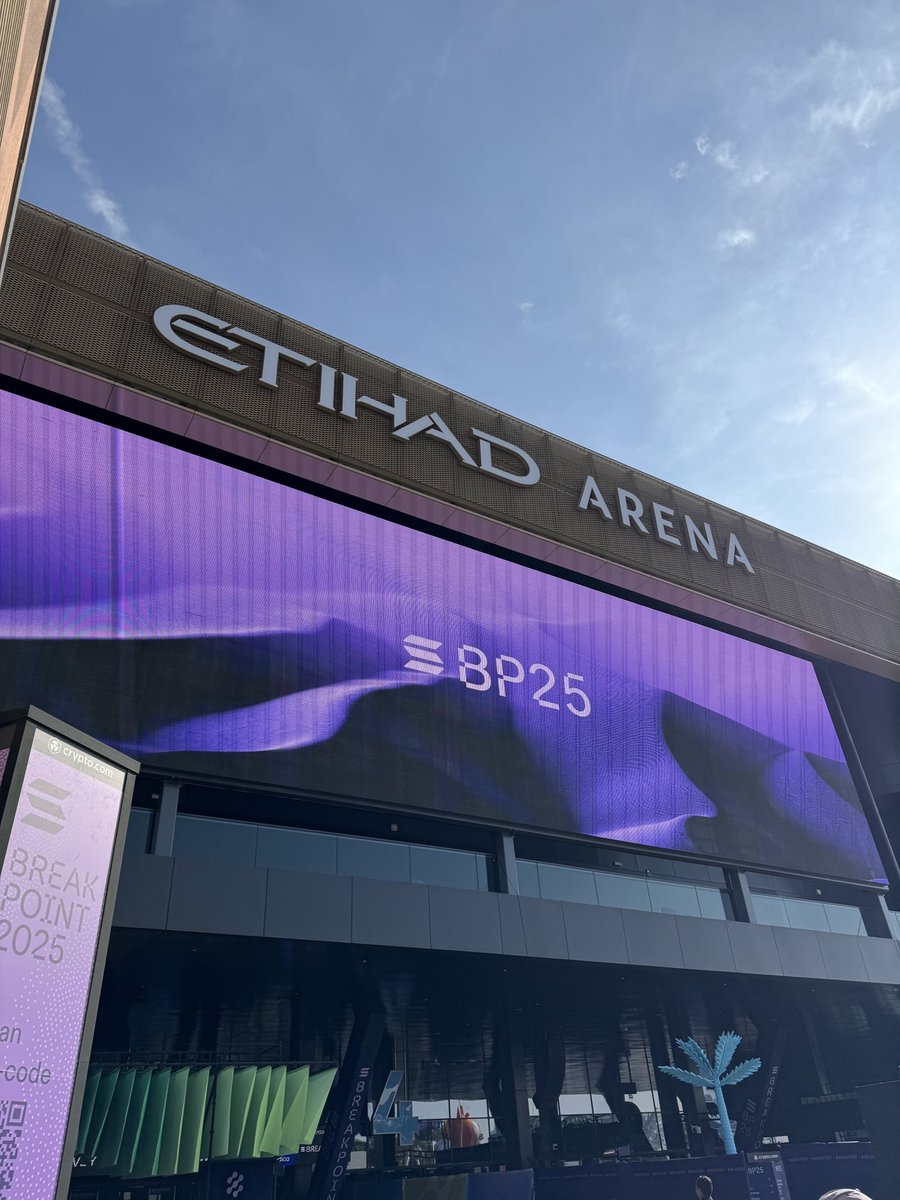 Heading home from my first Breakpoint <a href="/SolanaConf/">Solana Breakpoint 🇦🇪 Abu Dhabi Dec 11-13</a> and it was amazing to say the least. 

Met a bunch of different people building and investing in the space and saw some big Twitter profiles IRL. Something exciting to see was the number of university students from all over the