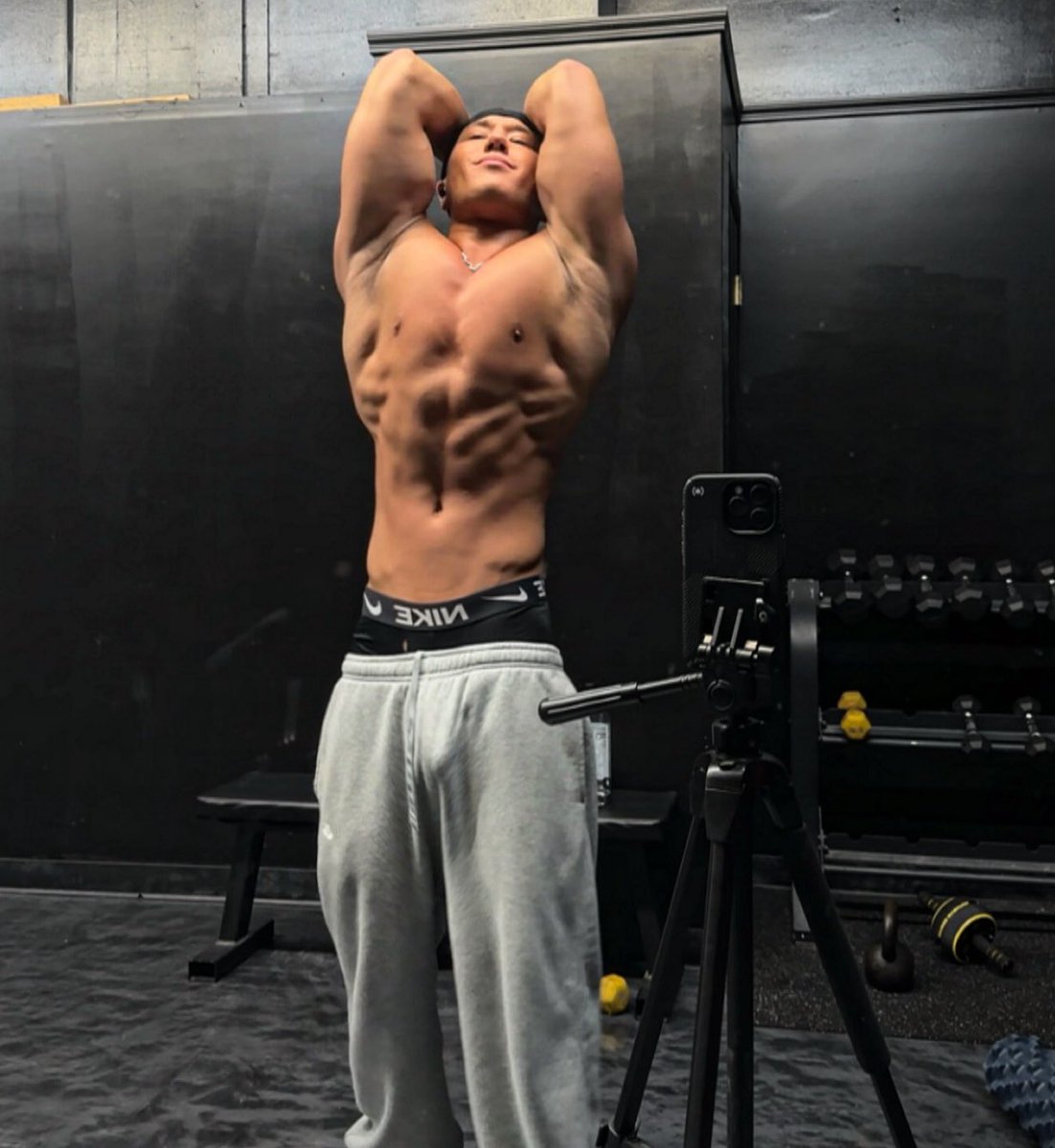 alphaxflex's tweet image. 🤑