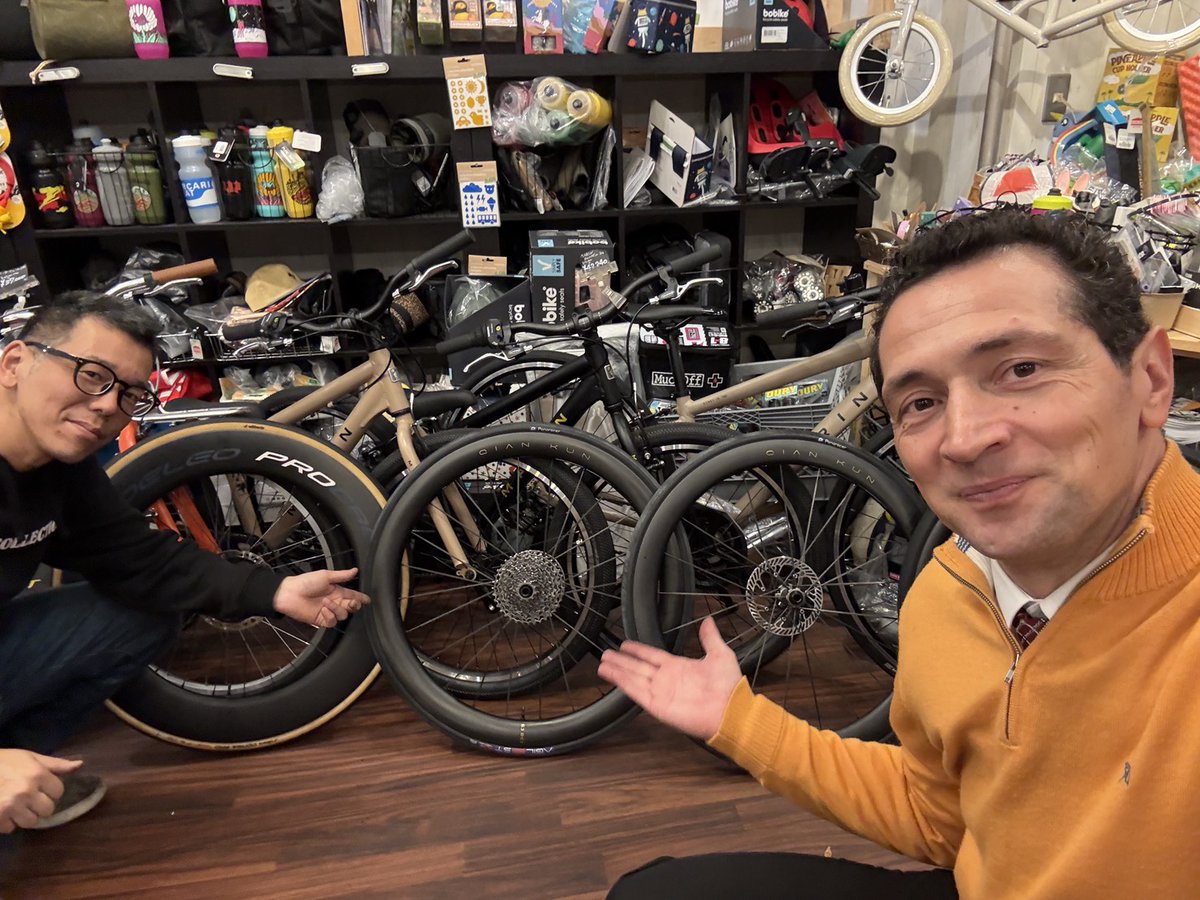IonutSa63531760's tweet photo. Winter maintainence
 @Cycleflower 
　Sealant cleaning
　Balancing 
　Tires replacement 
　Bearing maintenance
　Small arts wearing check
    Valve upgrade to #Clickvalve
冬のオーバホール！シーラント、バランス、ベアリング、バルブ等々細かな点検感謝！ https://t.co/jNN9vl0qLI