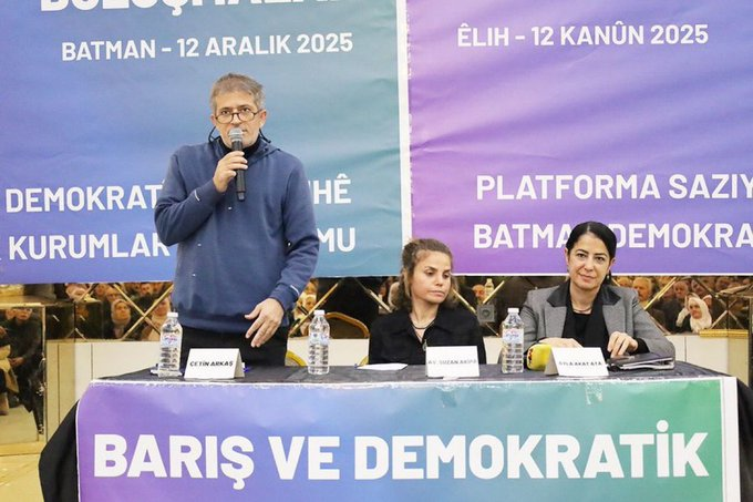 📌1991'de 1'i çocuk, 8'i kadın 12 masum insanımızı diri diri yakanlar, bugün tahliye olup bize "BARIŞ" dersi vermeye kalkıyor!

Dün masumları yakanlar, bugün "Apo olmadan barış olmaz" diyerek terörist başına özgürlük istiyor. 

Sizin anladığınız barış; KAN, GÖZYAŞI ve İHANETTİR!