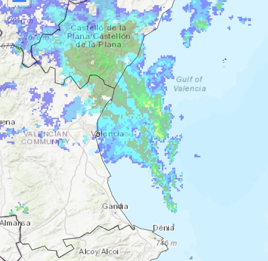 Valencia_WX's tweet image. ❌️Ahora mismo todos los modelos estan FALLANDO

🌧Las precipitaciones mas intensas se encuentran en el mar, mientras que la previsión era que se diesen sobre la costa. 

👏🏻Esto es una buena señal, pues se está acumulando menos de lo previsto.

👀 Aún queda la segunda parte, por…