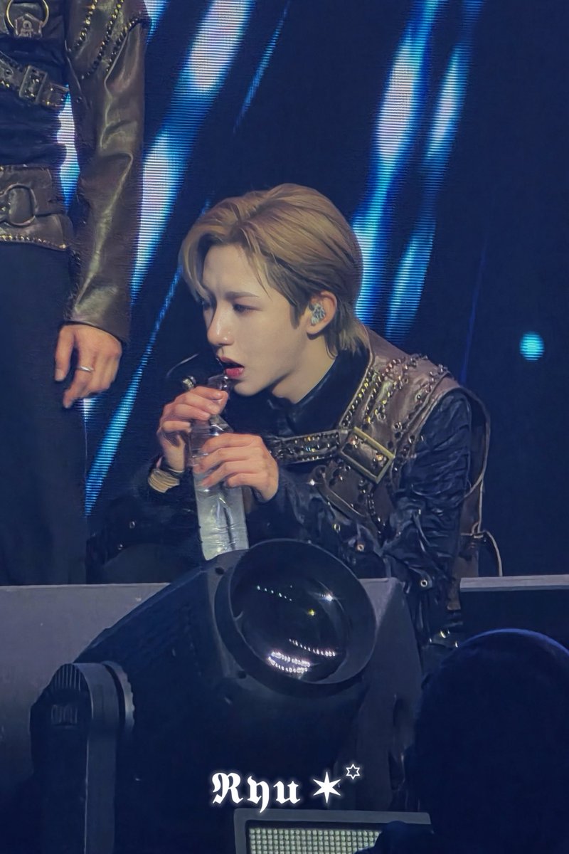 251214 #TDS4inKL 

내 완자님 벌써 보고싶은 건 무슨 병이야 ㅜ ㅜ

#런쥔 #RENJUN #仁俊