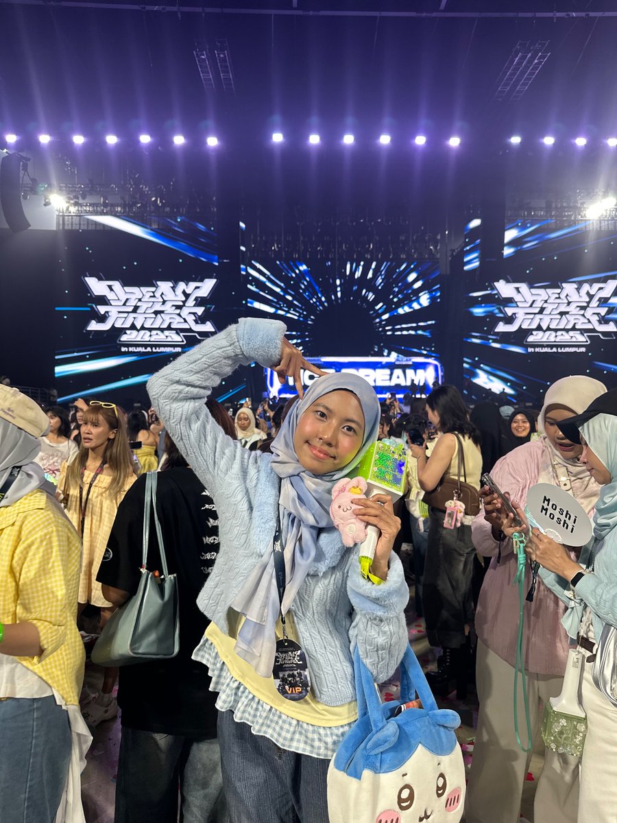 nyangspaces's tweet photo. 2 hari berdiri😵‍💫😵‍💫 yippiieeee terima kasih NCT Dream, nanti datang lagi plzz @NCTsmtown_DREAM #TDS4inKL https://t.co/EiKTjdyNHy