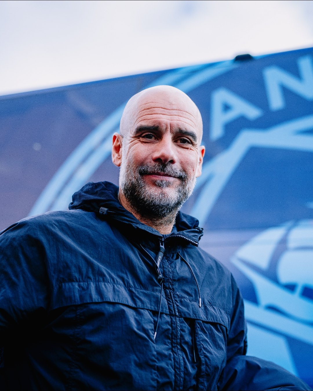 بداية المباريات في الدوري الإنجليزي. ويست هام أستون فيلا. نوتنغهام فورست توتنهام. كريستال بالاس مانشستر سيتي. سندرلاند نيوكاسل يونايتد 