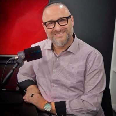 TheMossadIL's tweet photo. Guess which one was banned from entering Australia. https://t.co/k1qZdG7E2w