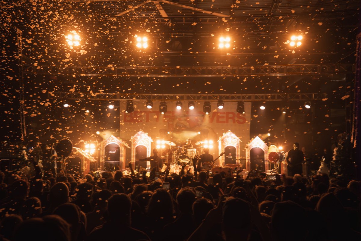 stellakelly🇻🇳 tweet media