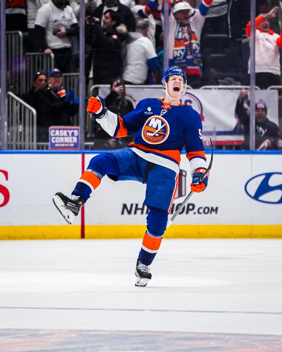 NYIslanders's tweet image. NO SUNDAY SCARIES HERE.