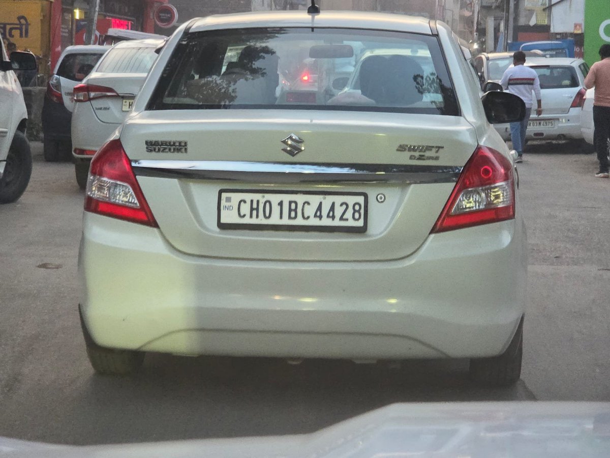 TravellerSquare's tweet photo. @trafficchd reckless and rash driving .. Near Manimajra Stadium lights... 5:30 pm https://t.co/I8El3nUaYA