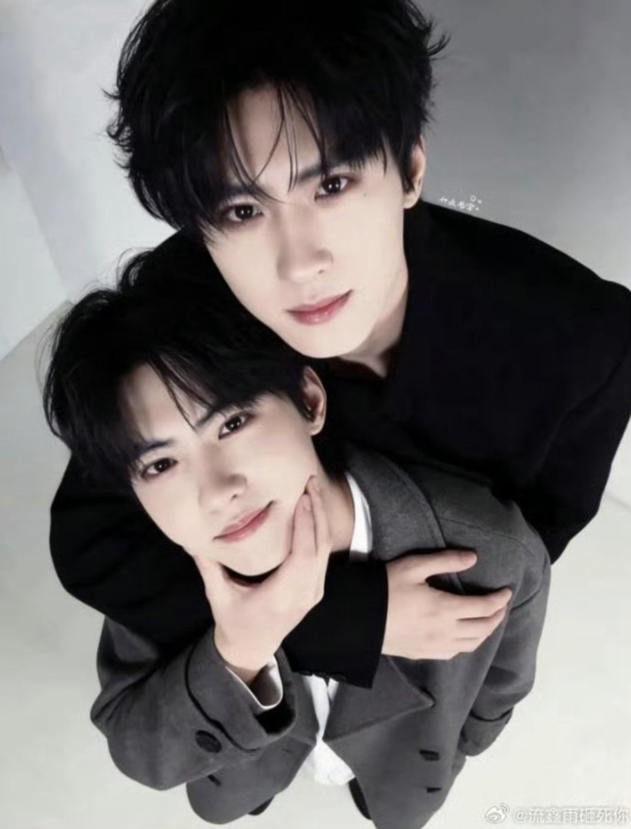 itsmexiaoxin's tweet photo. Ohmaaaay! Teacher is so good at editing 😭😭😭 https://t.co/hkW2uVU3ff