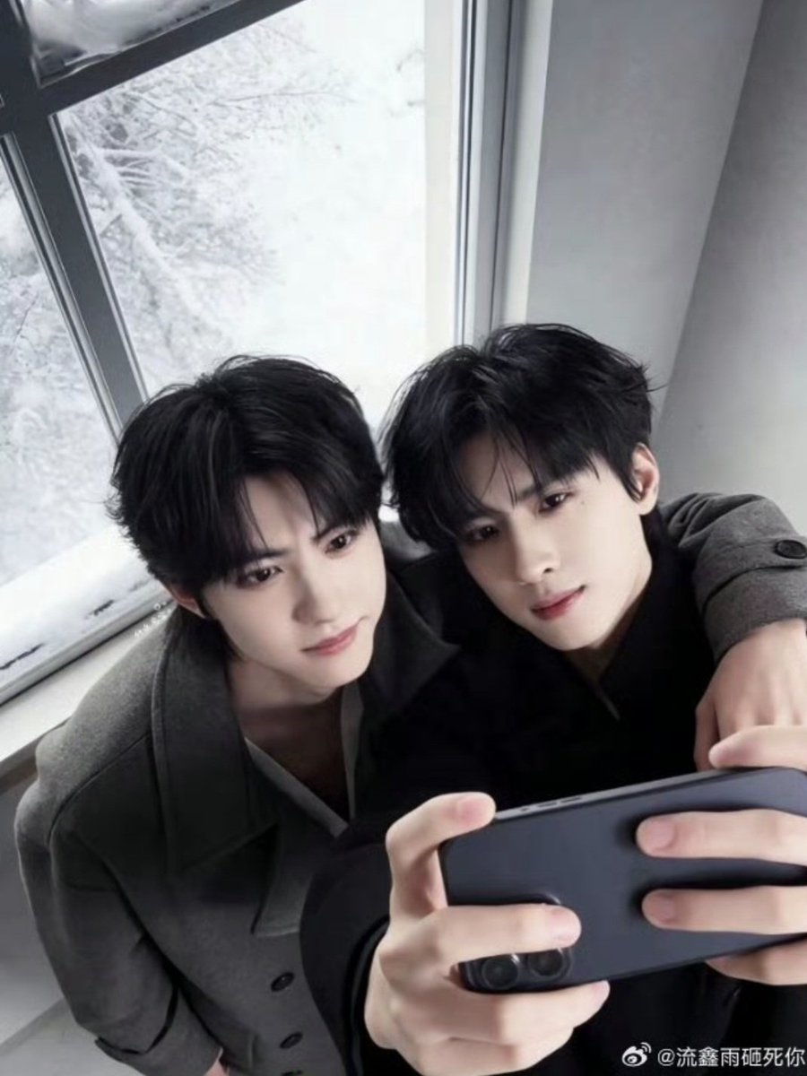 itsmexiaoxin's tweet photo. Ohmaaaay! Teacher is so good at editing 😭😭😭 https://t.co/hkW2uVU3ff