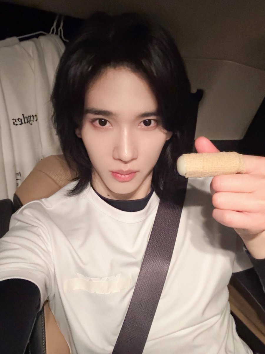 [📸] 251214 MBN <#스파이크워>

신BOOM vs 수성고 경기에서 보여준
카엘의 초크로스 스파이크 ^›⩊‹^ ੭🏐

매 경기마다 최선을 다하며 
멋진 플레이를 보여주는 카엘에게 
아낌없는 칭찬과 응원 부탁드립니다🤍

#루네이트 #LUN8 
#카엘 #Chael