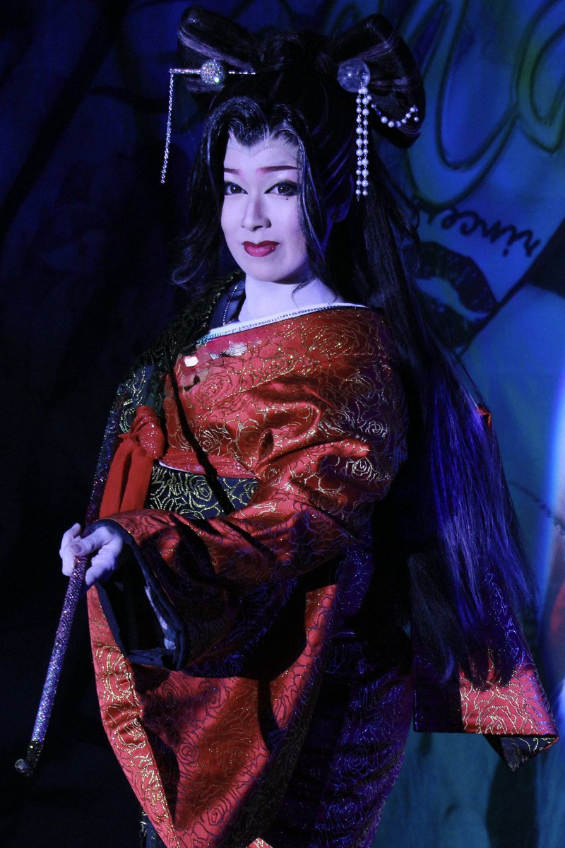 小林美春心作 丹頂欣舞 道具 ] - 道具 小林春鳳筆 牡丹に山娘 肉筆絹本掛軸（共箱） | ネット