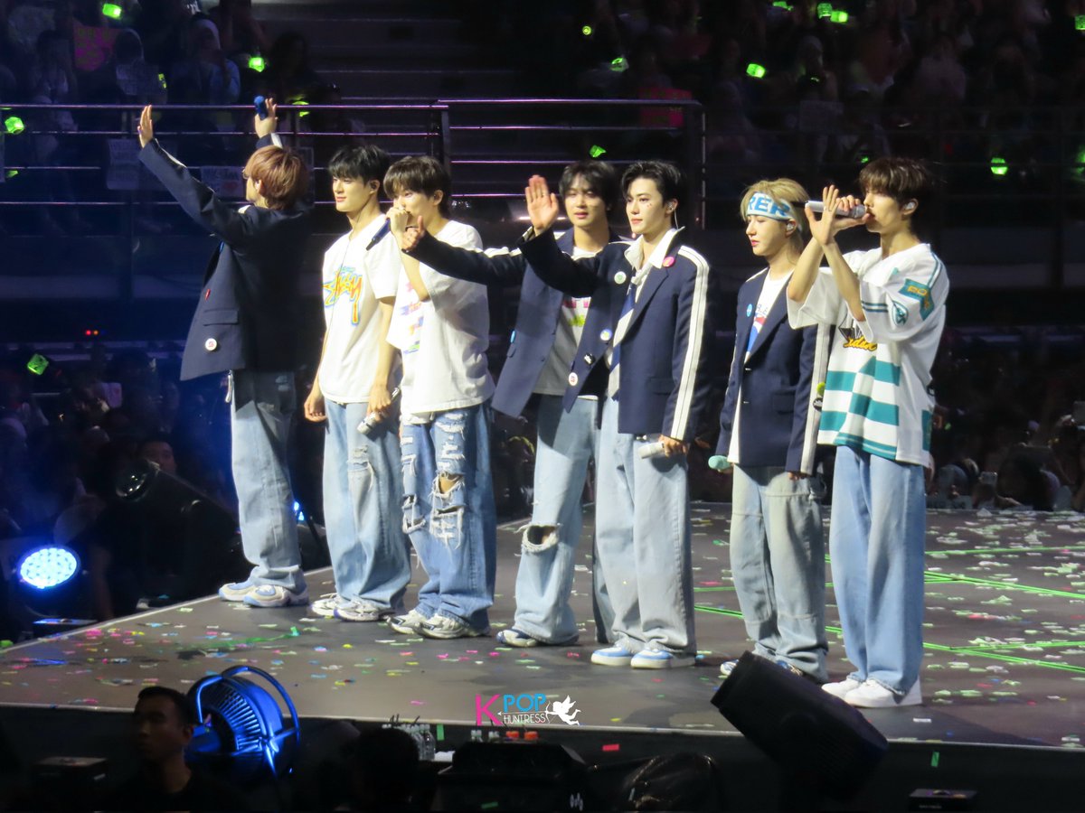 MyKpopHuntress's tweet photo. TDS4inKL DAY 2 KKEUT! 💚✨

Thank you NCT DREAM for never forgetting Malaysian Czennies and for giving us TDS4inKL not just 1 day, but 2 unforgettable days this time 🥹
Like Mark said, it’s the perfect way to end our 2025 — for NCT DREAM and CZENNIE 💫

See you in Malaysia again next time 🇲🇾💚

#NCT #NCTDREAM #TDS4 #THEDREAMSHOW4_in_KL #TDS4inKL #NCTDREAMinKL