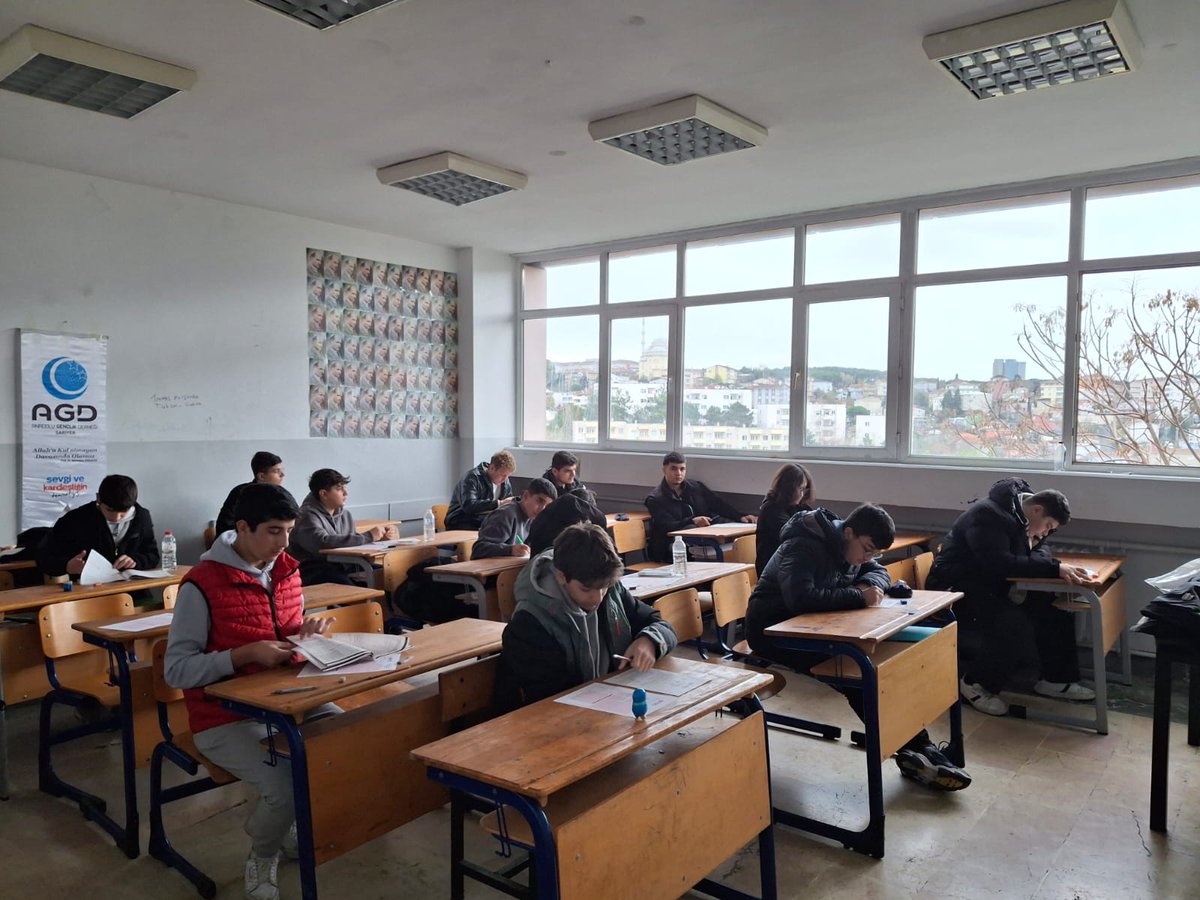 agd_sariyer's tweet photo. Siyer-i Nebi Yarışması'25 Liseler Düzeyi, Sarıyer İstinye Anadolu Lisesi'nde gerçekleştirildi. https://t.co/gyonal1CUw