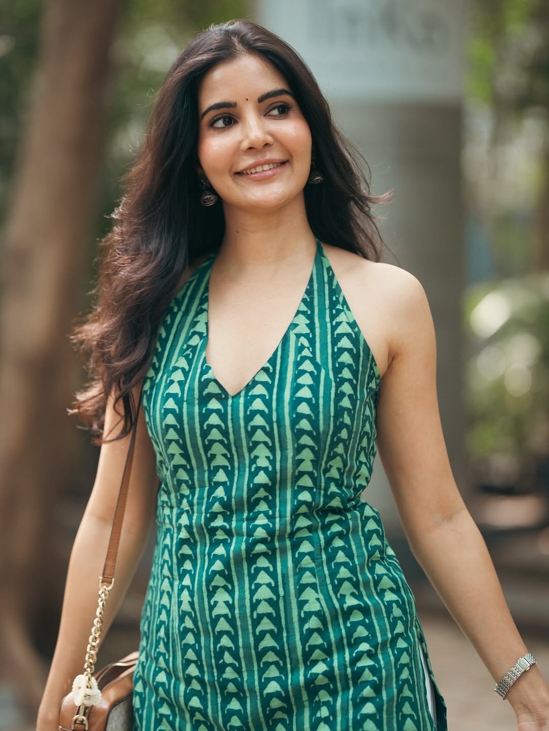 G8IoIFbbAAEDRHQ?format=jpg&name=large