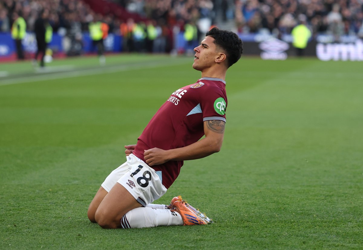 premierleague's tweet image. There's another new fastest goal of the season... ⏱️

29 seconds is all it took Mateus Fernandes to score against Aston Villa ⚡️