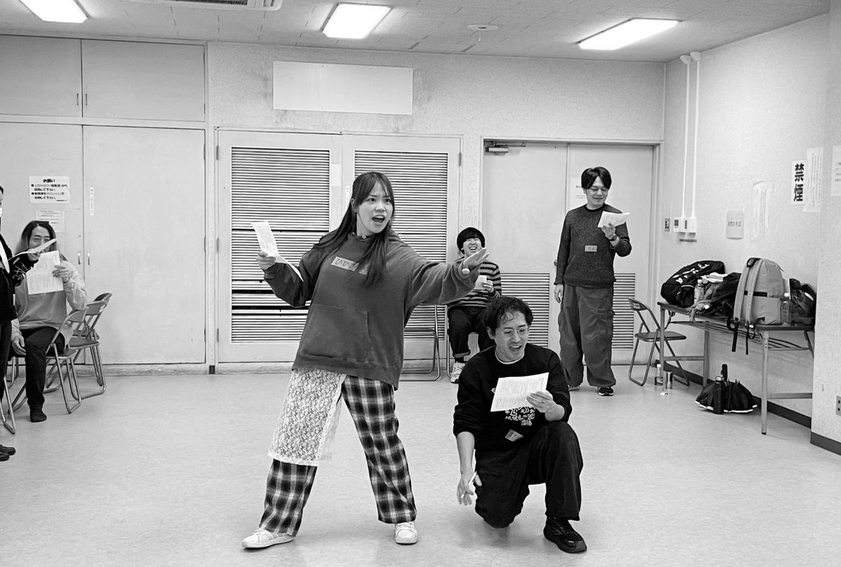 bonvoyageinfo's tweet image. 劇団ボンボヤージュ！
『歌ネタ芝居で遊ぶワークショップ2025』

12/14の回も大盛況で終了しました。
今日も短時間のパワープレイで無理矢理短編を仕上げてみまして、とても面白いものが出来上がりました。

お久しぶりのワークショップシリーズもこれでひと区切り。
ご参加くださったみなさんに感謝！