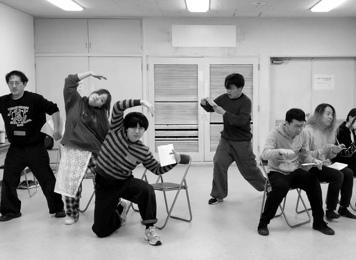 bonvoyageinfo's tweet image. 劇団ボンボヤージュ！
『歌ネタ芝居で遊ぶワークショップ2025』

12/14の回も大盛況で終了しました。
今日も短時間のパワープレイで無理矢理短編を仕上げてみまして、とても面白いものが出来上がりました。

お久しぶりのワークショップシリーズもこれでひと区切り。
ご参加くださったみなさんに感謝！