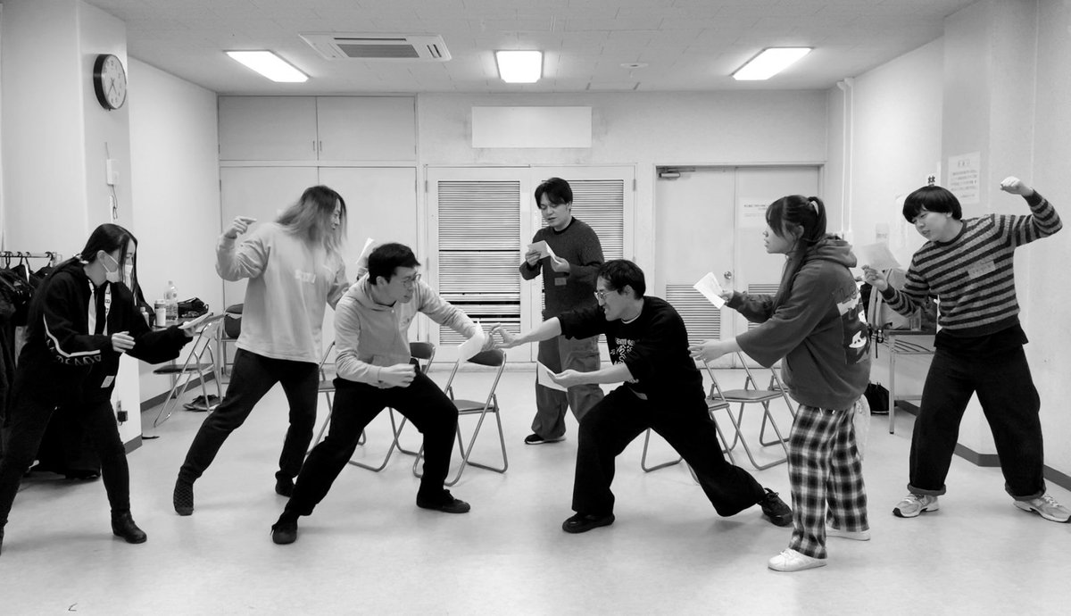 bonvoyageinfo's tweet image. 劇団ボンボヤージュ！
『歌ネタ芝居で遊ぶワークショップ2025』

12/14の回も大盛況で終了しました。
今日も短時間のパワープレイで無理矢理短編を仕上げてみまして、とても面白いものが出来上がりました。

お久しぶりのワークショップシリーズもこれでひと区切り。
ご参加くださったみなさんに感謝！