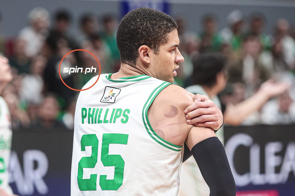 lasalleiah's tweet photo. holy shi may kumalmot kay mike ?!?! 😭😭 https://t.co/Y4ZIbcVLrU