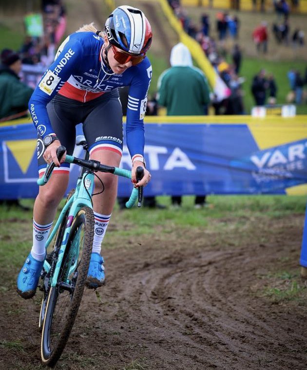 arkeabbhotels's tweet image. Et de deux !

Après Flamanville, Amandine Fouquenet signe son deuxième podium en Coupe du Monde de cyclo-cross élite femmes, se classant 3ème à Namur. Sacré exploit de la Championne de France.

📷 Nicolas Martin