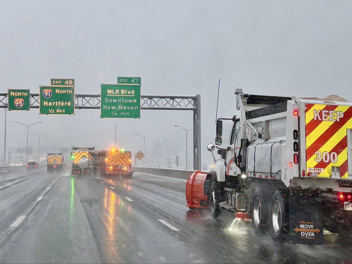 CTDOTOfficial's tweet image. Our snow fighting fleet is out in full force this morning, with hundreds of trucks out across the state ❄️ If you’re heading out this morning, please remember drivers have an important role to play — use caution, slow down, and don’t crowd the plow. 

#CTDOT #DontCrowdThePlow