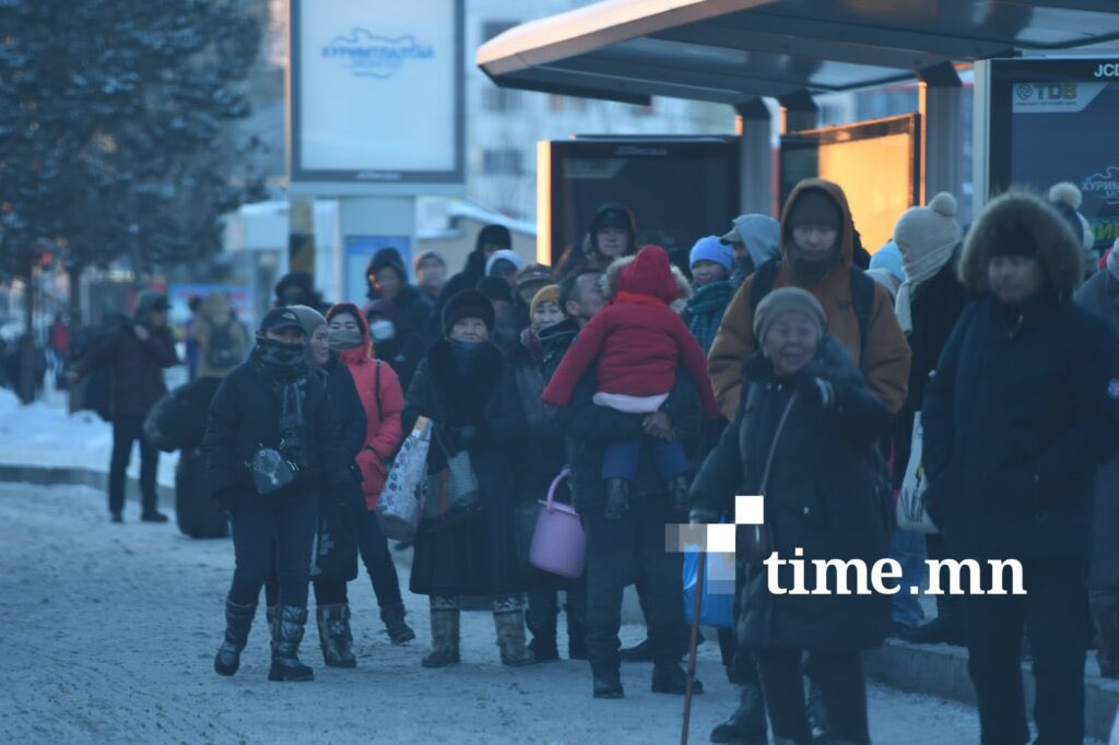 Автобусны мартшрутаа шинэлчилж барахгүй. Оргил ачааллаар автобус ирэхгүй. Багадаа цаг хөдлөж үхтлээ хүлээнэ. Ирсэн автобусанд нь багтана нэж гонж. Судалгаа тооцоо урсгалаа харж мэддэг  болов уу? 

Аан торгохдоо бол AI-тай амьсгаанууд...

 Автобусны маршрутаа цувуулаад шивээд