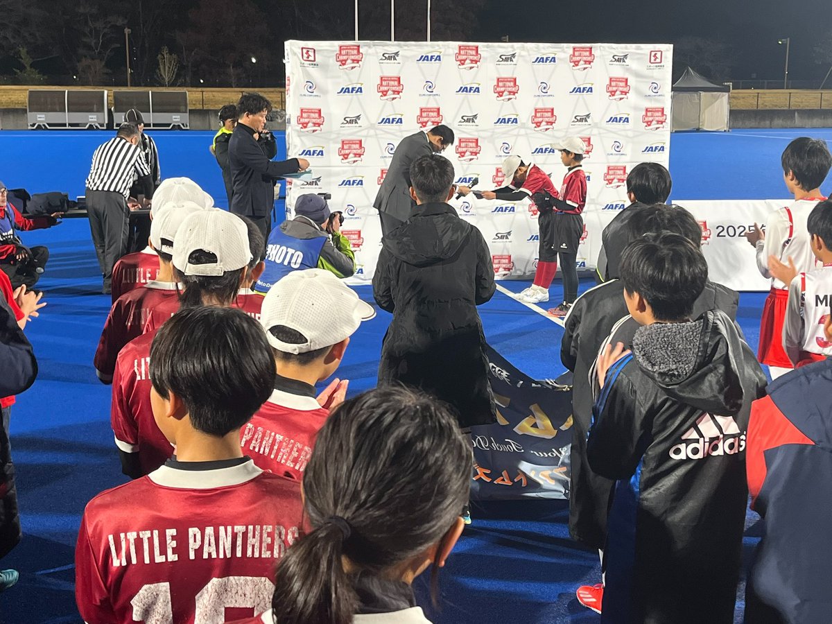 12/14日本選手権、小学生低学年:準優勝、小学生:第3位。今シーズン1のナイスゲームを繰り広げた子どもたちの成長に感無量。次は1月。甲子園ボウル連覇のパンサーズさんと同じく、中学生女子が日本一連覇を、中学生が7回目の日本一めざしてがんばります。
#フラッグフットボール
#草津リトルパンサーズ
