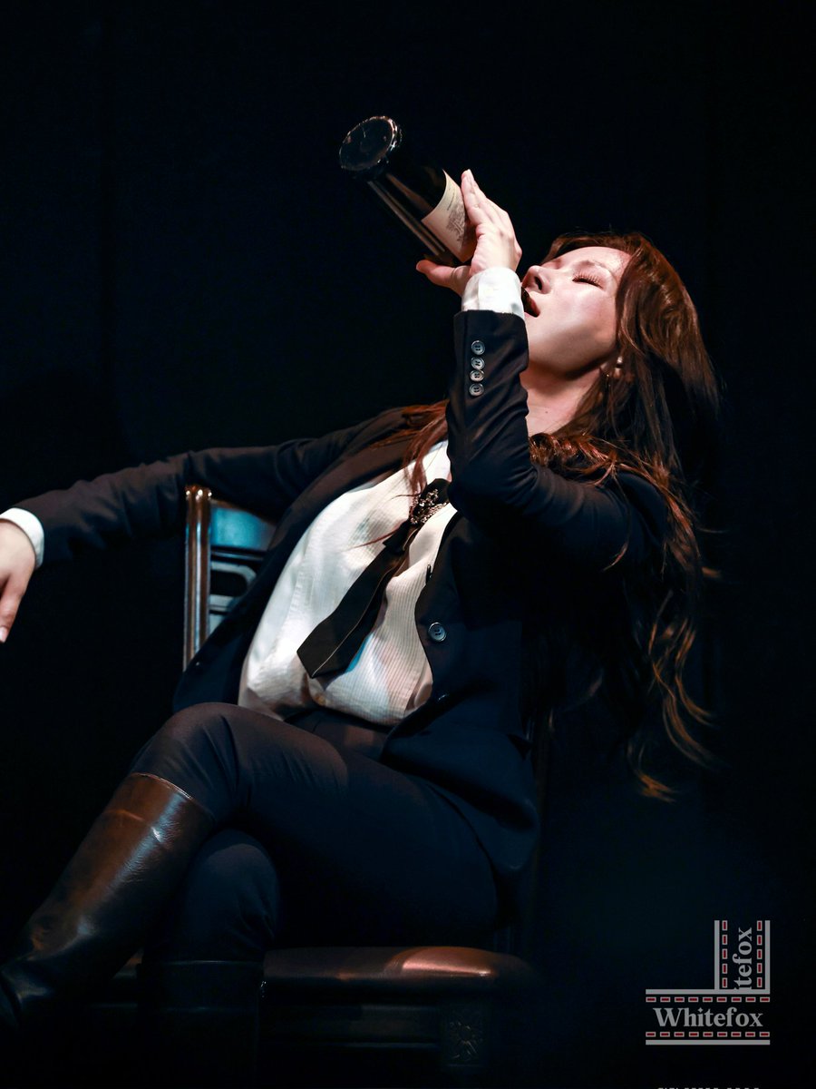 251214 연극 #포쉬 스페셜커튼콜
5장 라이엇경
헤라 | #이재은

#posh #이재은_wf