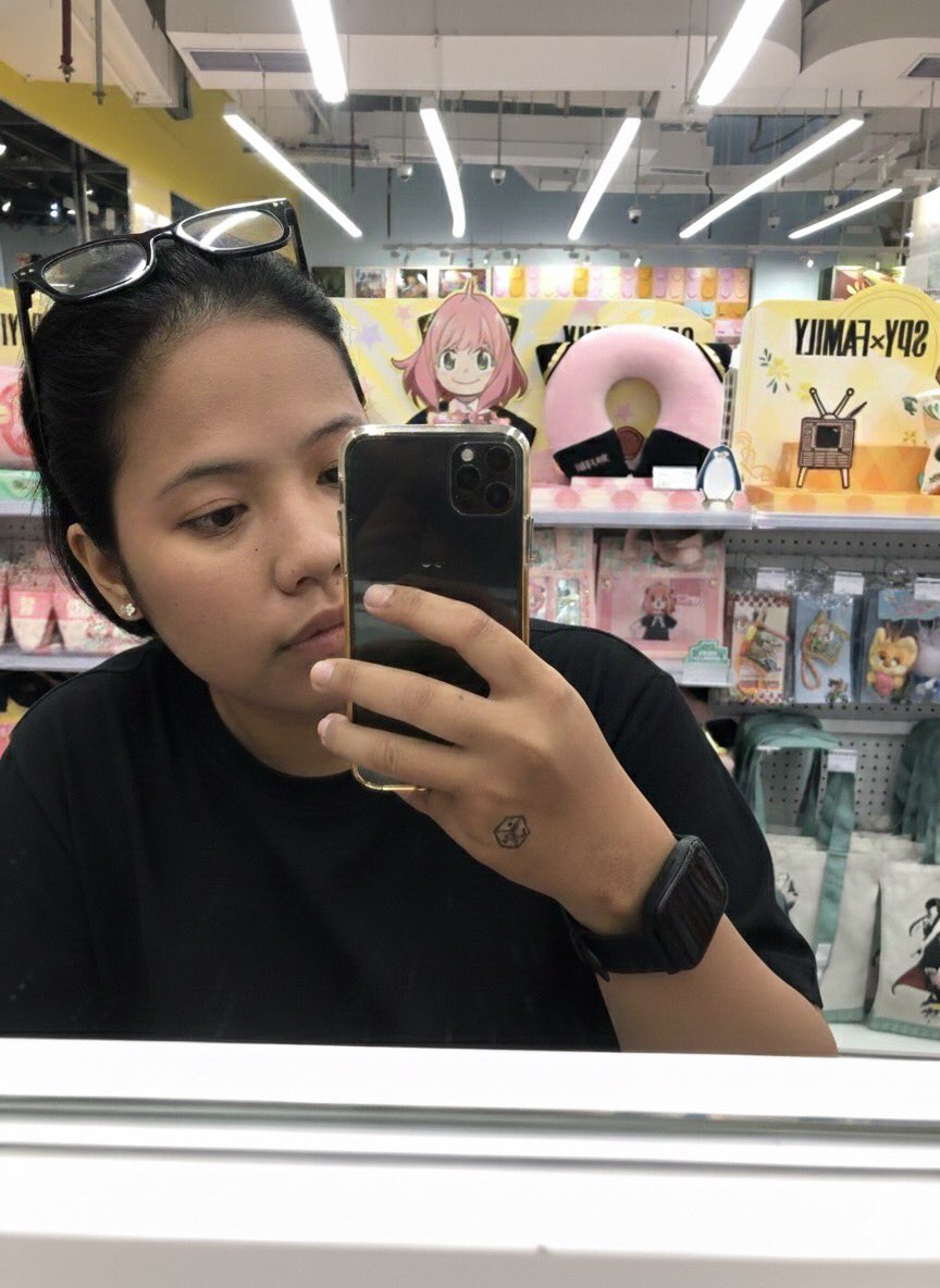 fittedXL's tweet image. hello femmes i need your company wkwkwkw
jk i dont need it