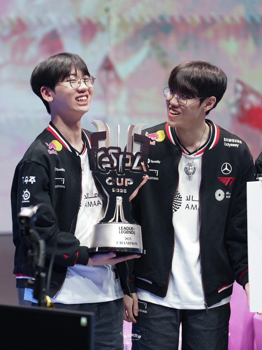251214 KeSPA CUP 결승전

🐿️🐯

#오너 #Oner
#도란 #Doran
