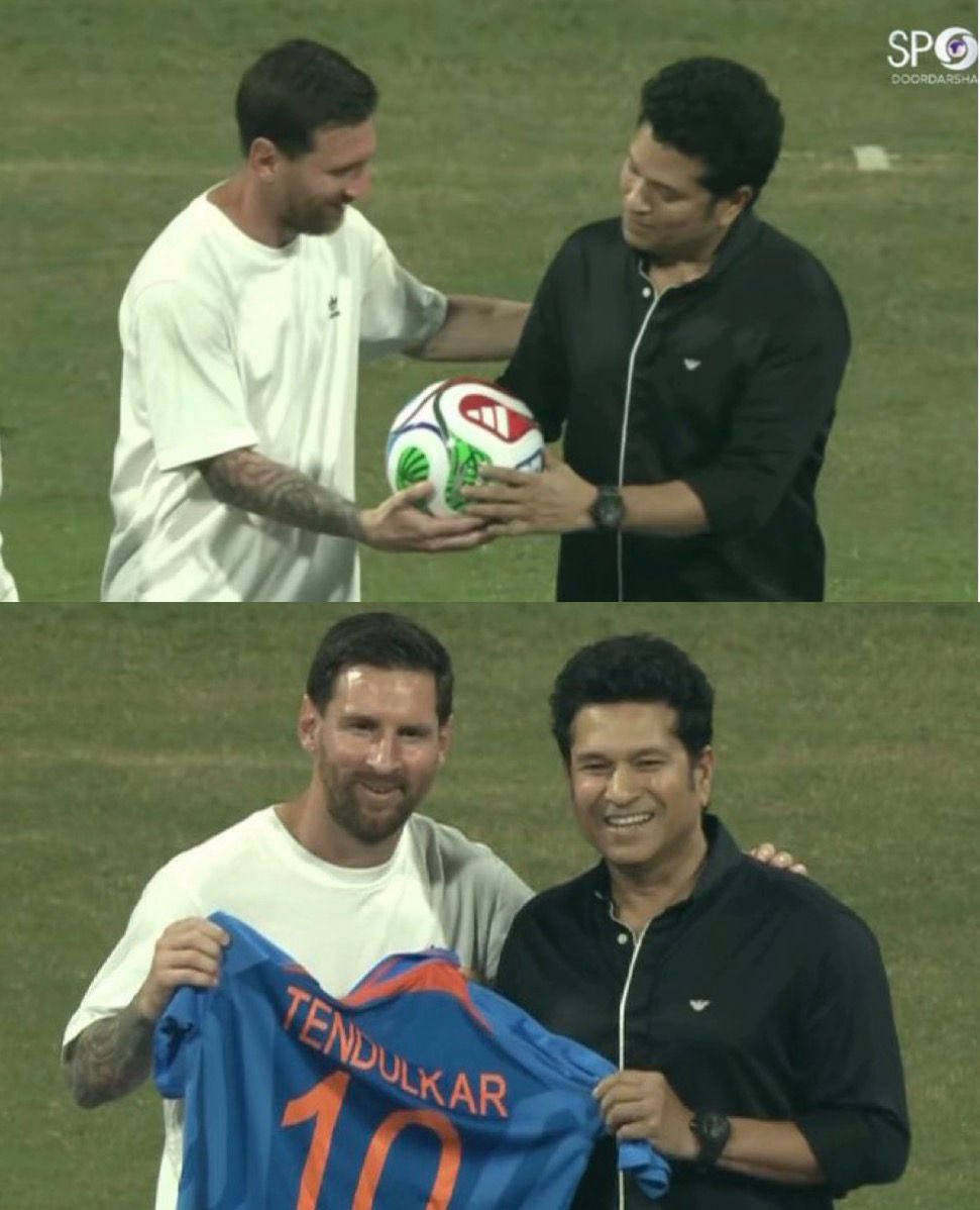Srjproo7's tweet image. Messi gave world cup ball … ⚽️ 
Sachin gave world cup jersey …👕 
Two eras. Two sports. One frame full of greatness.  👉 Number … ⚽️ 🔟  🏏