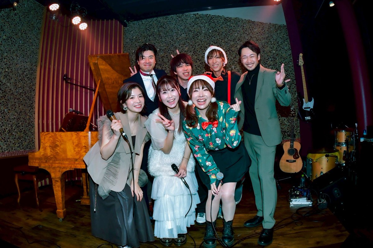 昨日は北参道GRAPESで クリスマスライブ「音楽の魔法使い達Ⅲ
