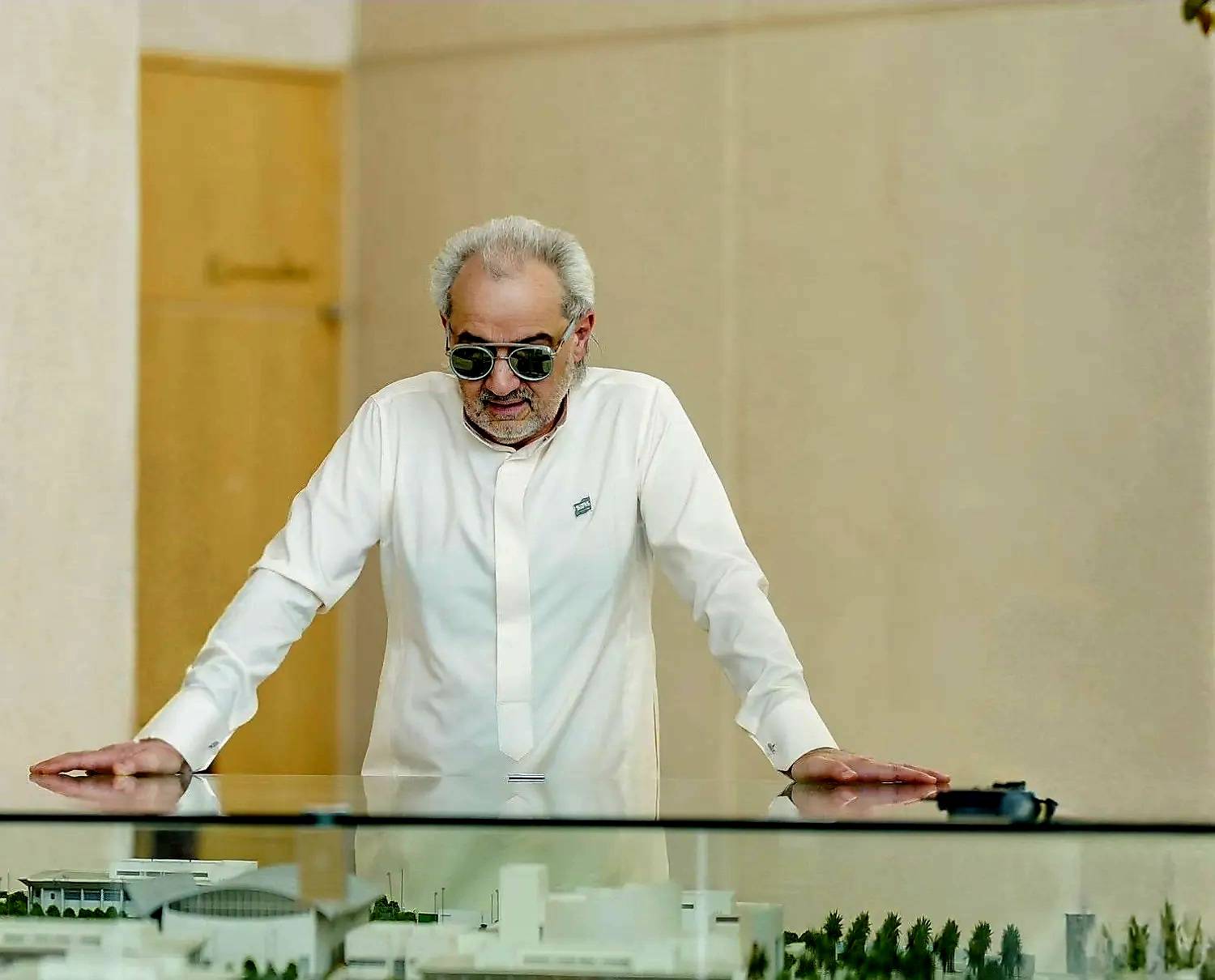 الشرق الأوسط: صفقة استحواذ الوليد بن طلال على الهلال ستكلف 7.5 مليار ريال.. وإعلان الصفقة سيتم قبل نهاية ديسمبر.. وبقية أندية الصندوق «لا جديد» ولا مستجدات في تخصيص الشباب و #الاتفاق. 