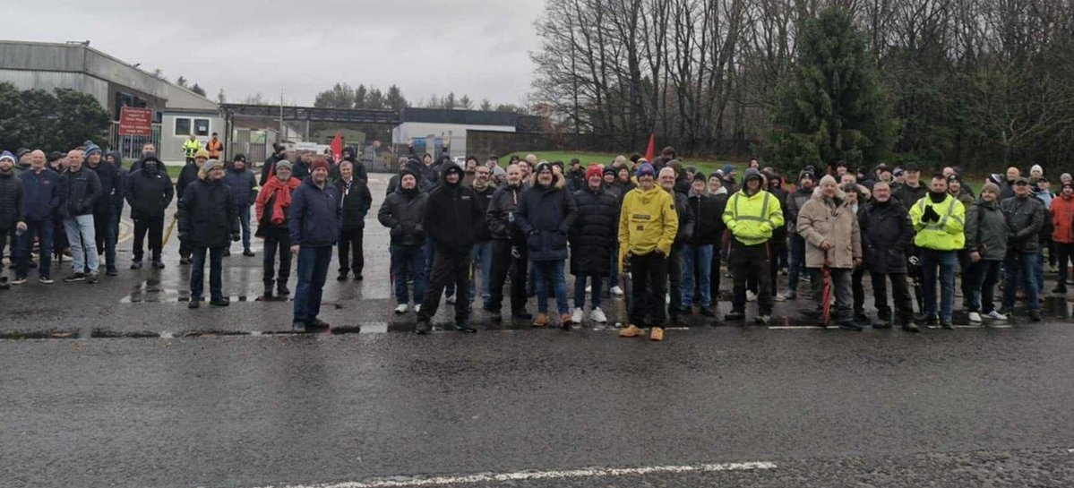 LukeThomsonLAB's tweet image. This week workers at Rexroth Glenrothes went on strike, after 95% voted against contract changes that would cut pay by up to 22%. To push for such a contract at any time of year is cruel but to do it at Christmas puts Scrooge to shame.

#scotland #fife #strike #unitetheunion