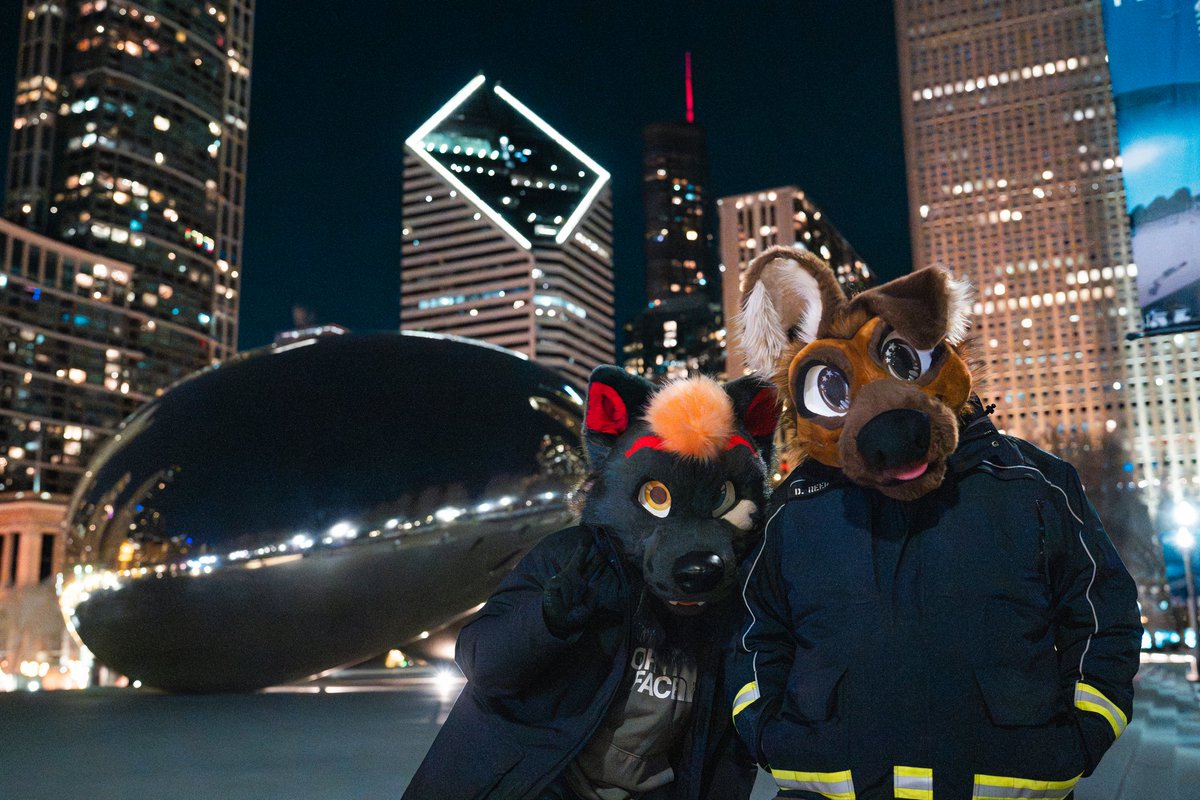 Had a short overnight trip to Chicago this weekend and <a href="/houndsytooth/">HØUNDS</a> came and picked me up for a short little jaunt around the city.