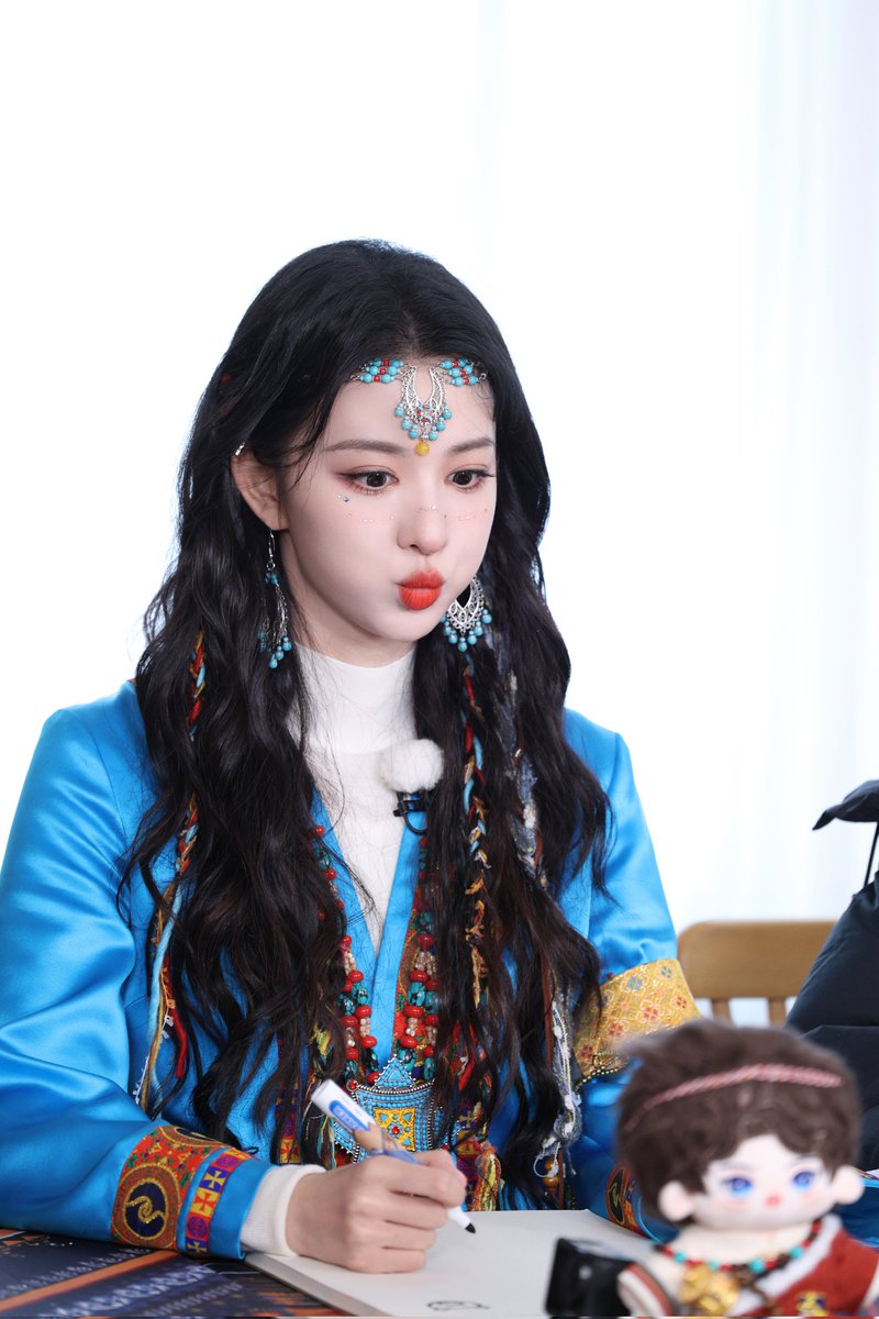 _naruhcw's tweet photo. 251214 📸 #WangChuran Studio shared photos of Churan for the Special Season of #KeepRunning 《奔跑吧》 Season 13 Episode 4 #奔跑吧天路篇 Tibet
#王楚然
#KeepRunningS13 #奔跑吧 #奔跑吧13 https://t.co/cm5xaYV4OZ