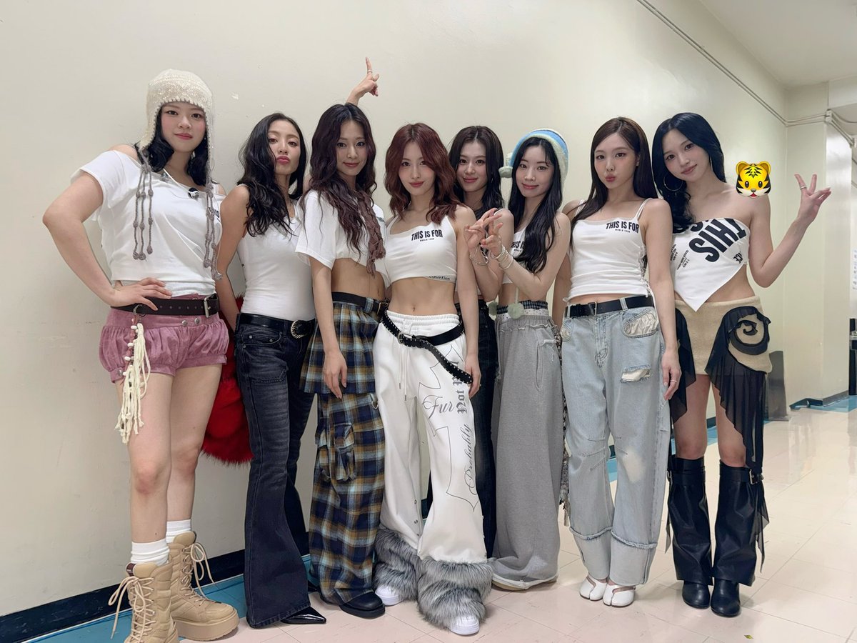 twice sana archive 📦🪽 (@SANASTOZAKl) / Posts / X