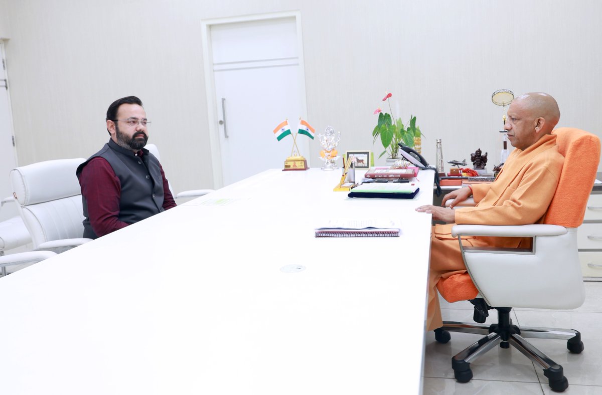 मुख्यमंत्री श्री <a href="/myogiadityanath/">Yogi Adityanath</a> जी महाराज से आज लखनऊ में श्री कुणाल प्रताप शाह जी, शाह भवन, नेपाल ने शिष्टाचार भेंट की।