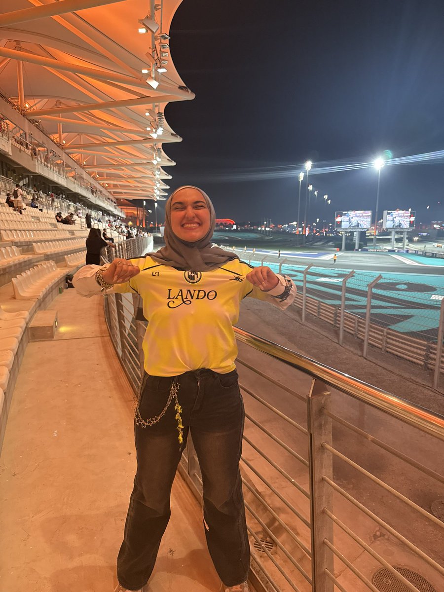 yena ☾𖤓 ينا tweet media