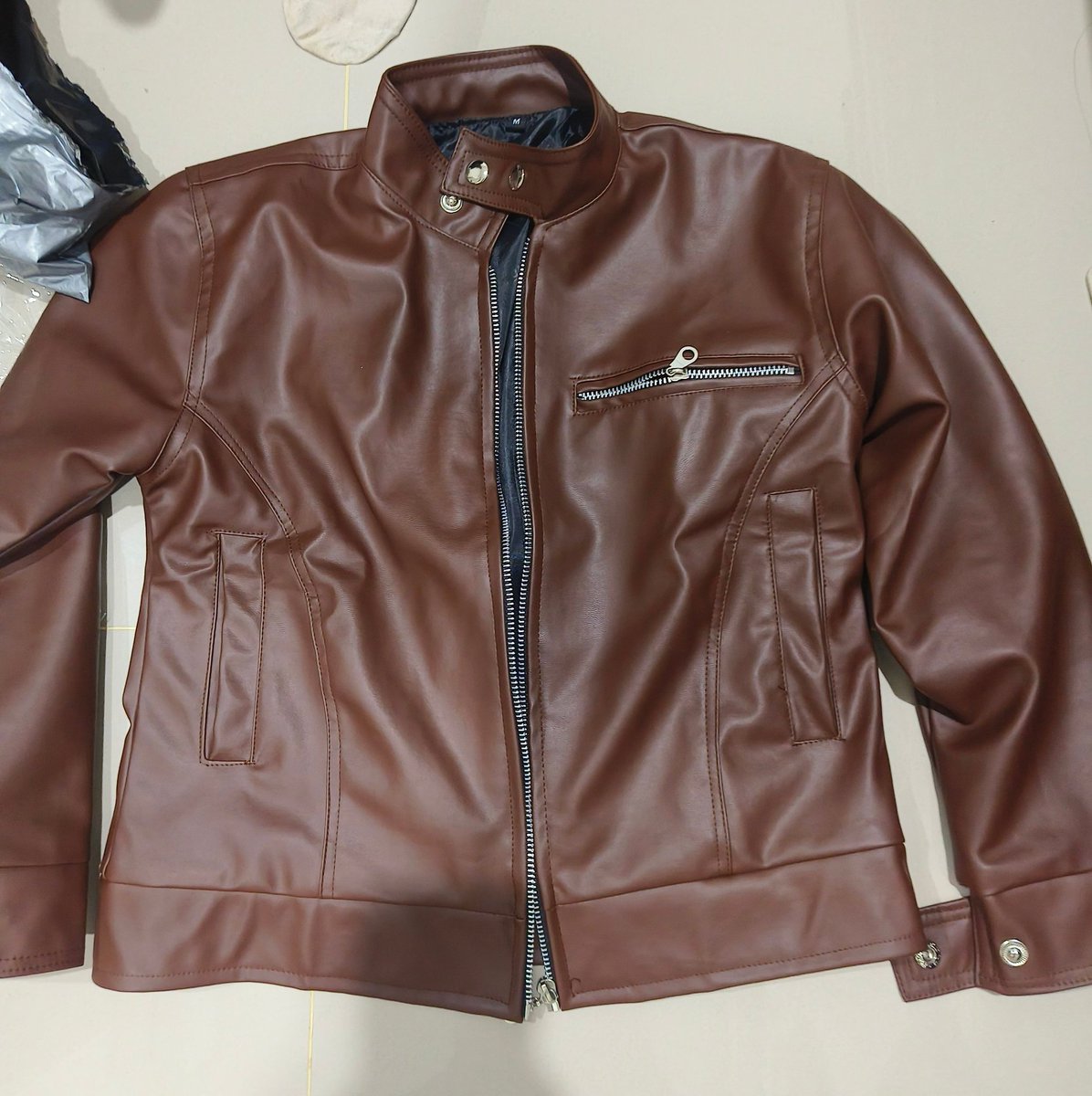 fleatalanta's tweet image. ada yg mau gaa guyss leather jacket warna coklat newww bagus bangeetttt
115k negotiable