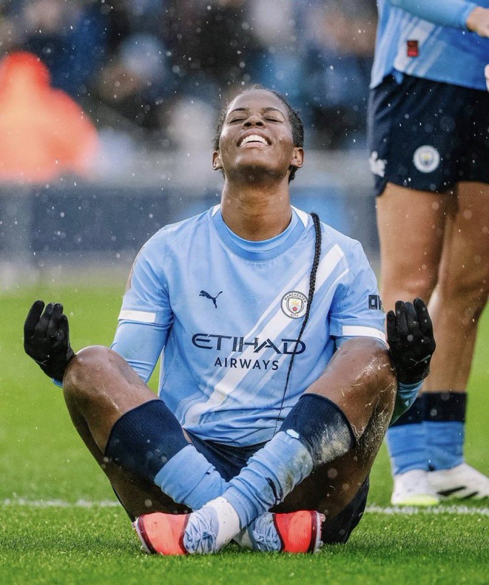 Tropixsofficial's tweet image. Jamaica’s Bunny Shaw has become the first women’s player to score 100 goals for Manchester City 🩵👏